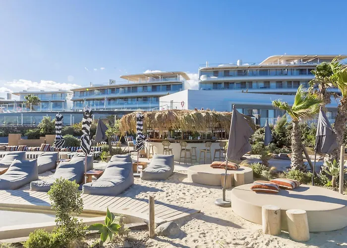Vivi Homes - Alessio Pool, Sauna, Spa, Gym & Beach